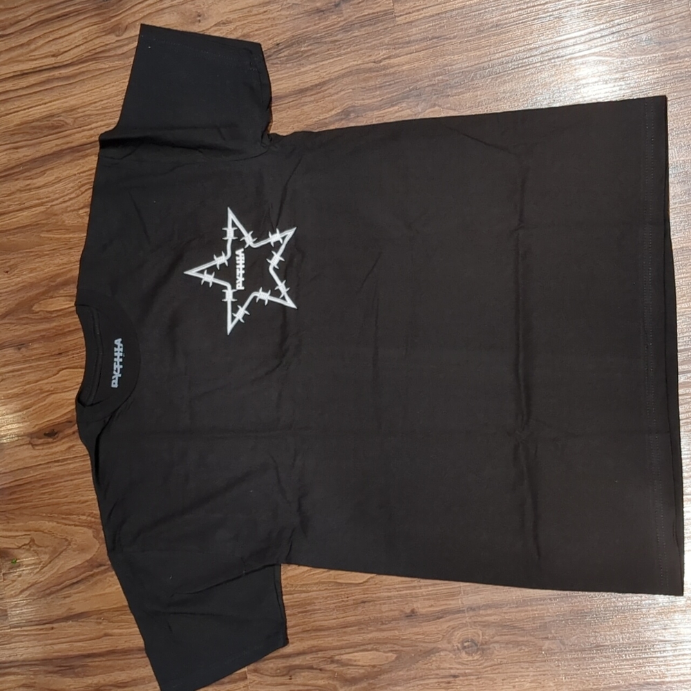 Pythia barbed wire star tee